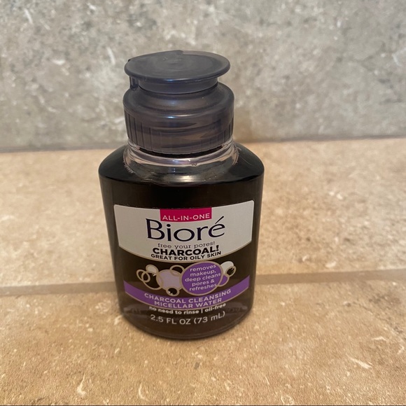 Biore Charcoal Pore Strips & Cleansing Micellar - Picture 6 of 7